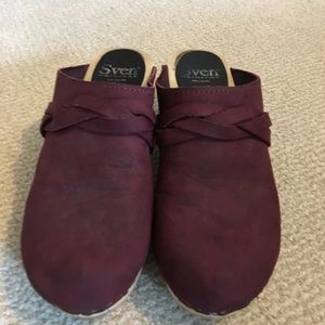 Sven braided burgundy suede clogs